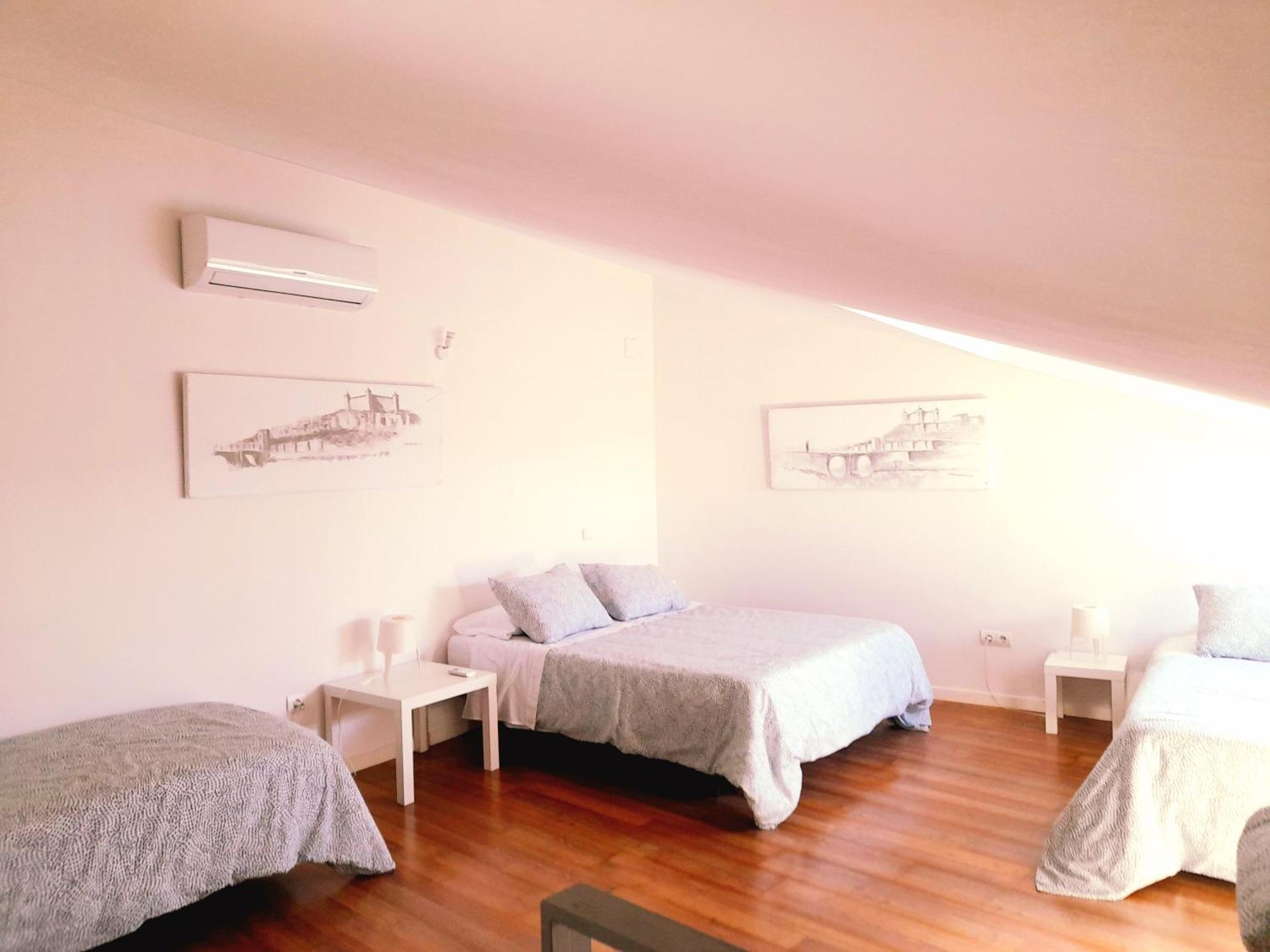 Toletum Low Cost Lofts Diafanos O 2Dormitorios Parking Municipal Gratis Al Aire Libre A 100M Toledo Exterior photo