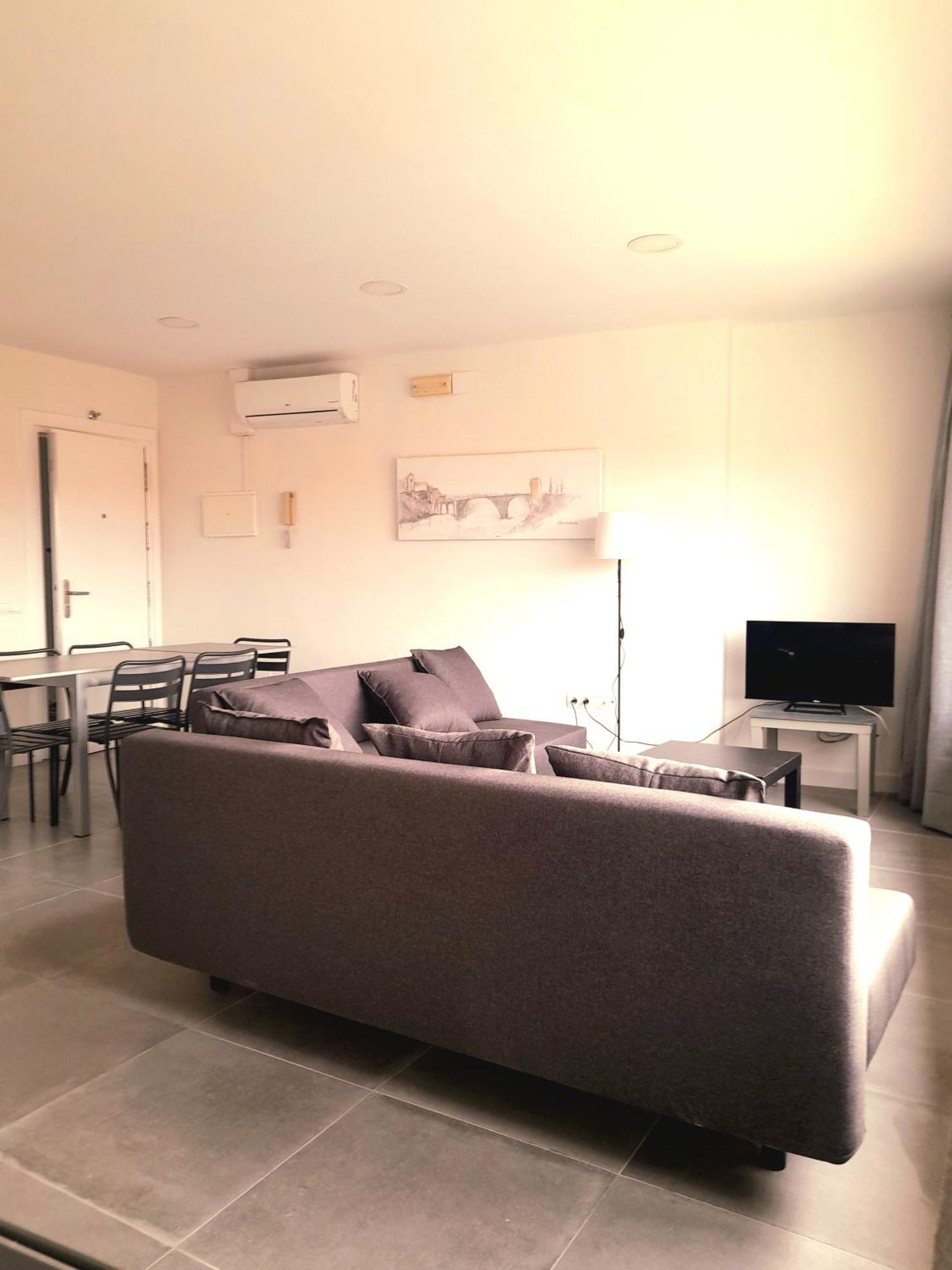 Toletum Low Cost Lofts Diafanos O 2Dormitorios Parking Municipal Gratis Al Aire Libre A 100M Toledo Exterior photo